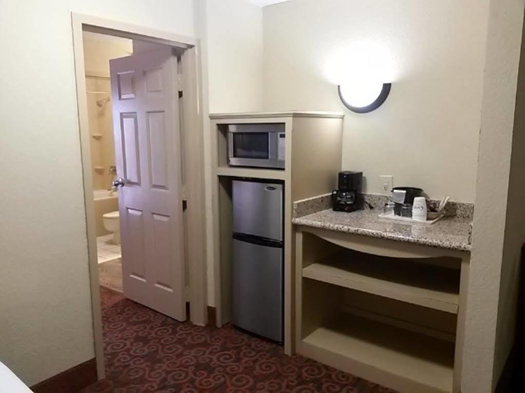 Governors Suites Hotel Oklahoma City Airport Area Kültér fotó
